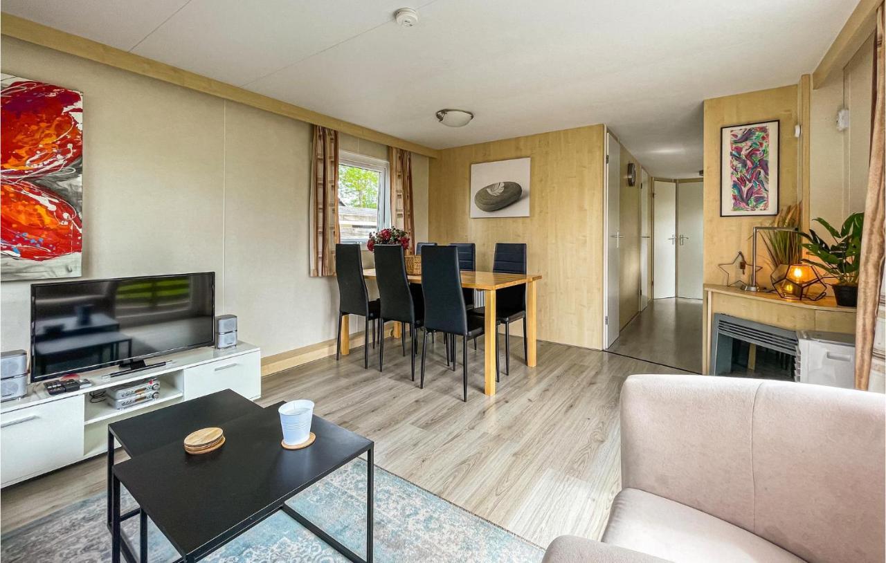3 Bedroom Stunning Stacaravan In Tzummarum 外观 照片