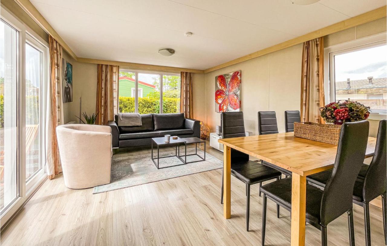 3 Bedroom Stunning Stacaravan In Tzummarum 外观 照片