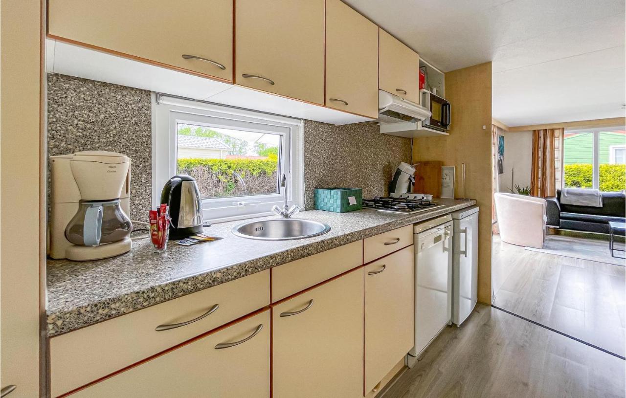 3 Bedroom Stunning Stacaravan In Tzummarum 外观 照片
