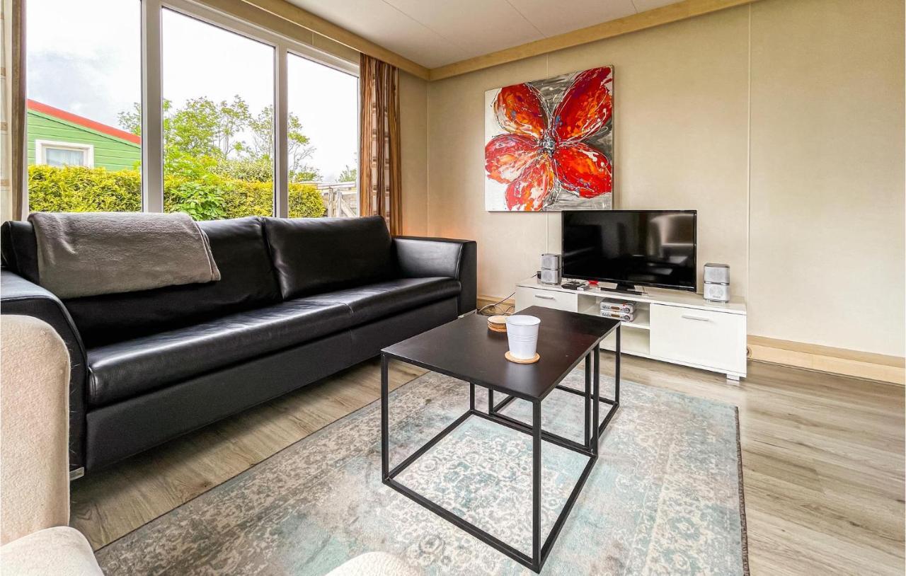 3 Bedroom Stunning Stacaravan In Tzummarum 外观 照片
